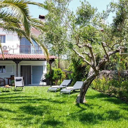 παραθαλάσσια *